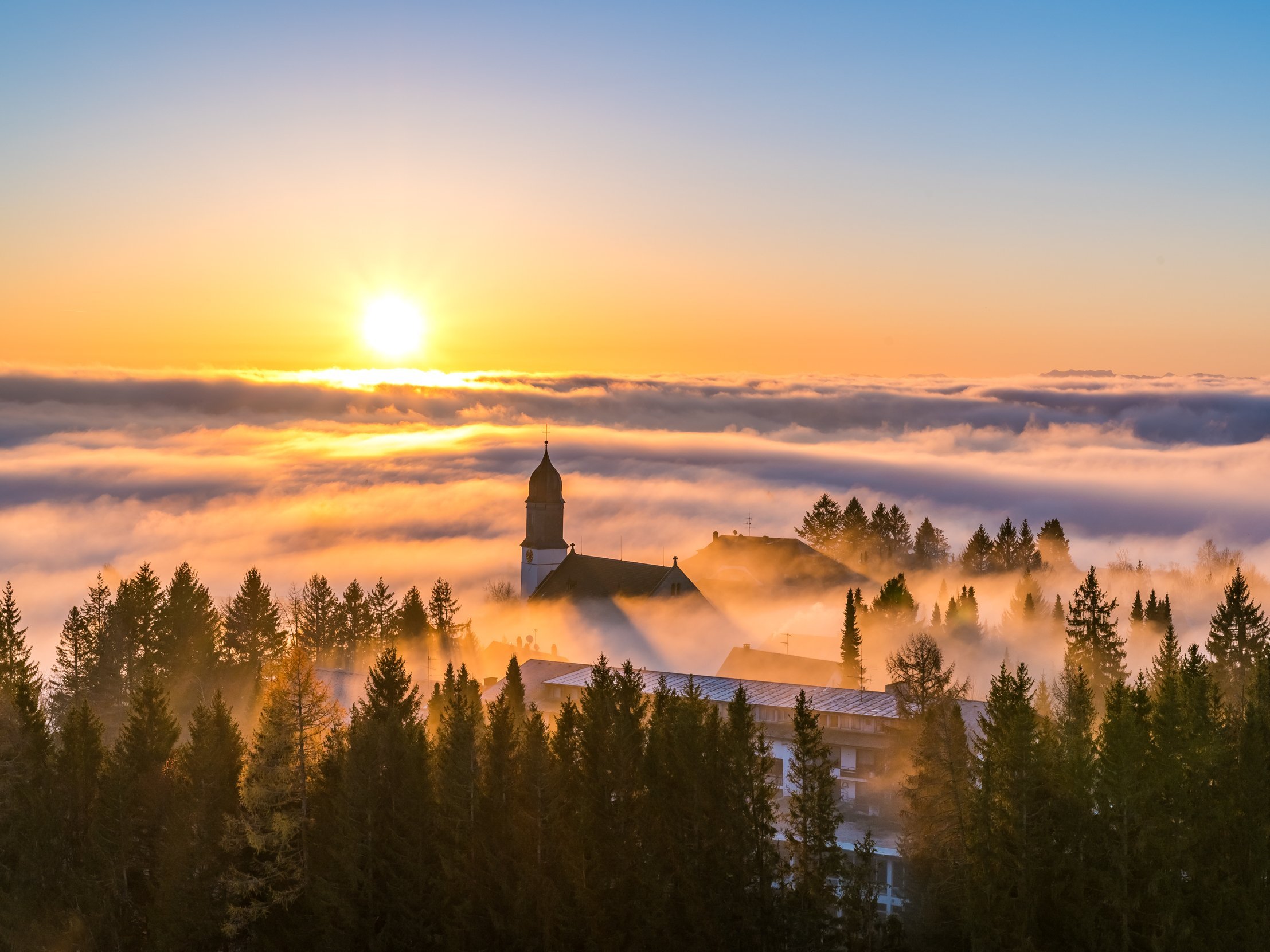 Sonnenaufgang Ortszentrum Höchenschwand